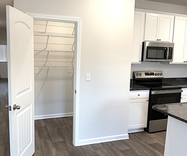 Photo - 3184 Emberly Dr