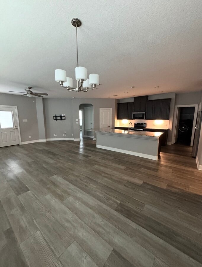 Photo - 199 Kennicott Dr