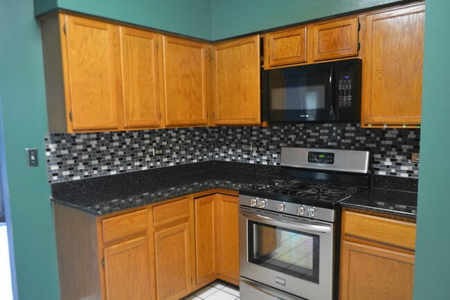 Photo - 613 W Parkside Dr