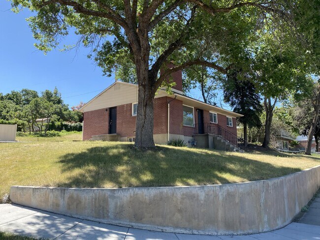 Photo - 1819 S Davis Blvd