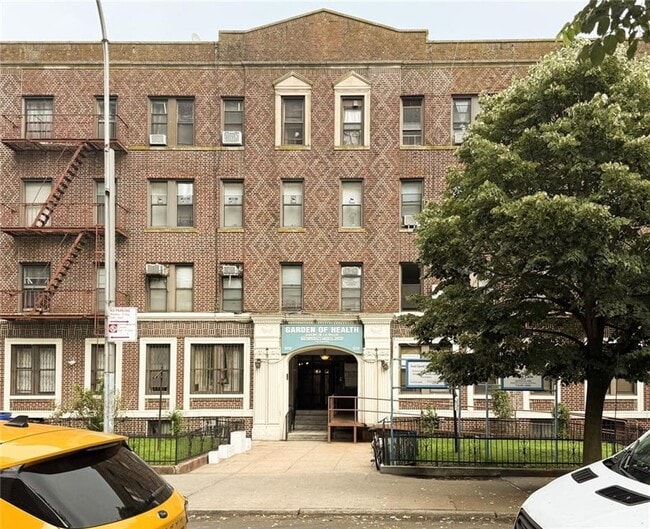 Building Photo - 3039 Ocean Pkwy Unit B6