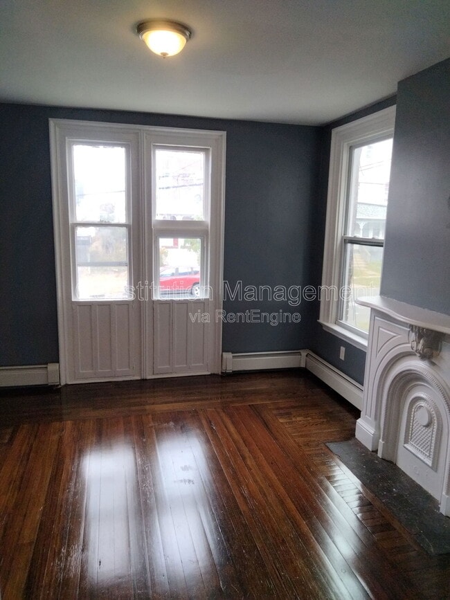 Building Photo - 221 Jefferson St Unit 1 Rental