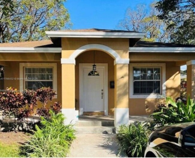 Building Photo - 5308 NE 2nd Ter Rental