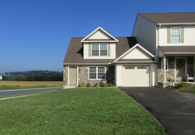 Building Photo - 2 Maize Cir