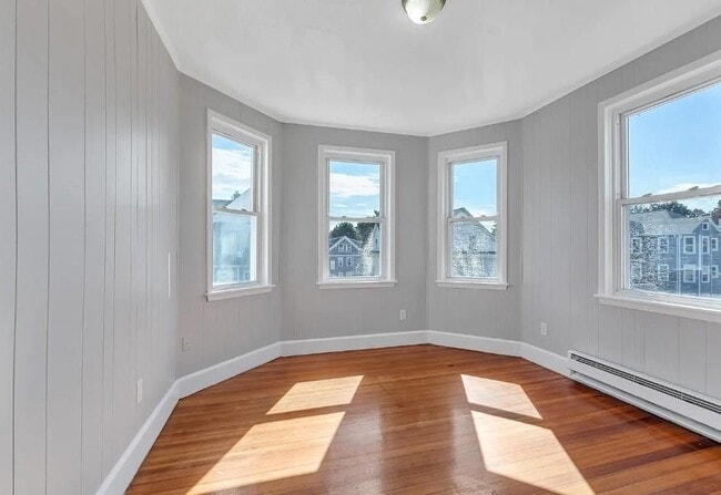 109 Pocasset Ave Unit 2