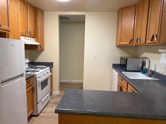 Photo - Stylish 2-Bedroom Condo in the Heart of Li...