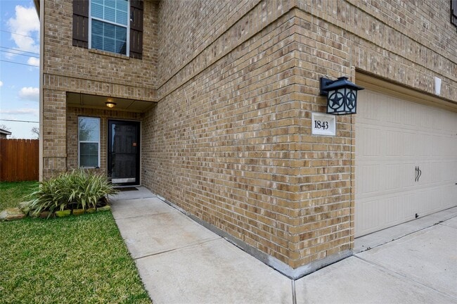 Photo - 1843 Garnet Breeze Dr