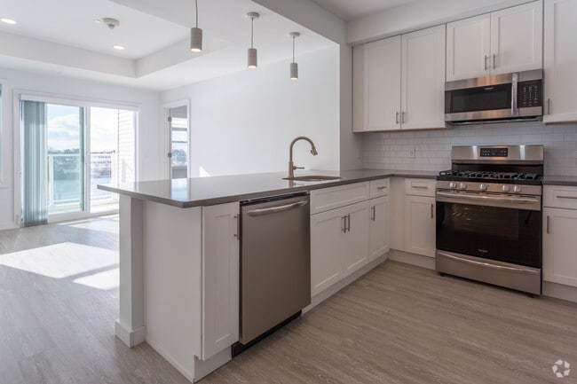 2BR,2BA-1116SF-KitchenlLiving Room