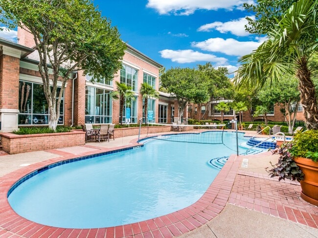 Photo - Churchill on the Park