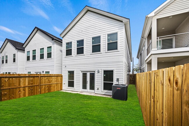 Photo - 4512 Noble St