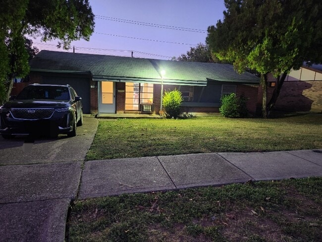 Building Photo - 4011 Happy Canyon Dr