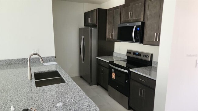 Photo - 2818 Raindrop Run St