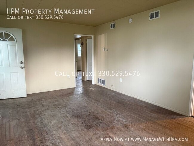 Photo - 1923 Bollinger Ave NE