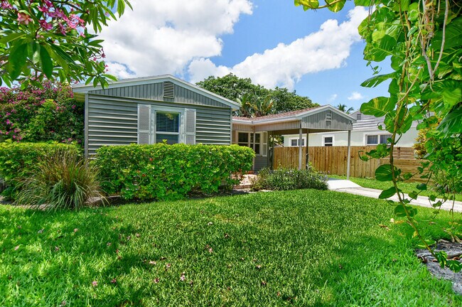 Photo - 830 SE 3rd Ave