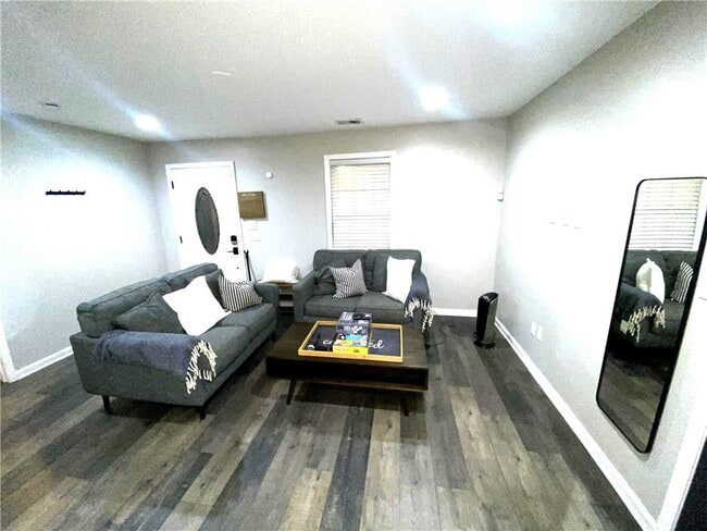 Photo - 2176 Pansy St NW