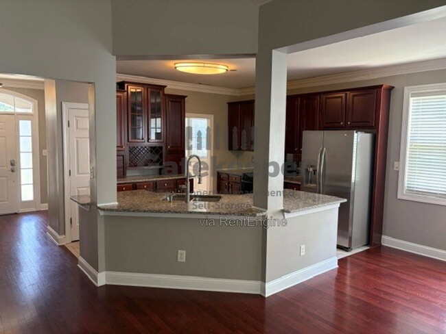 Photo - 208 Lenox Dr