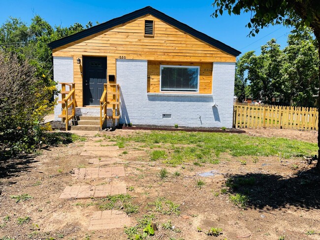 Photo - 555 E Harmon Dr