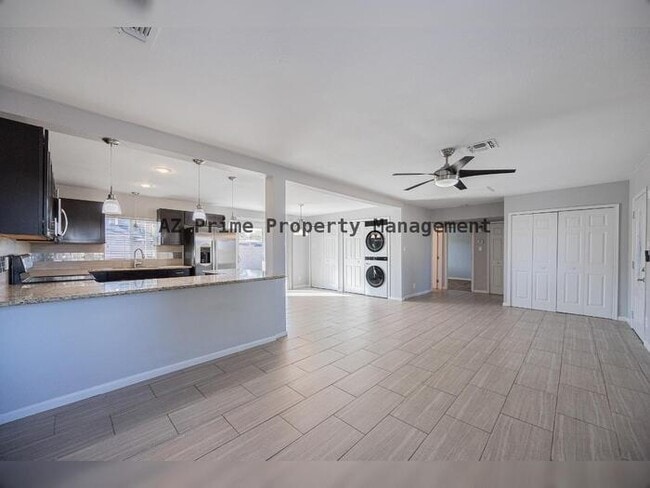 Photo - 1619 E Whitton Ave House