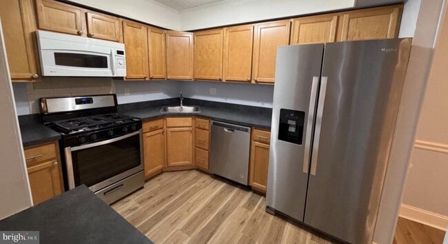 Photo - 111 Leedom Way