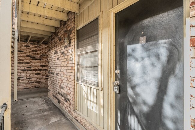 Photo - Charming first-floor efficiency! Heritage House Apartment