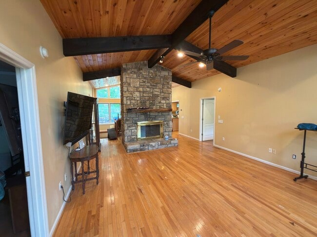 Photo - 169 Brookview Ln