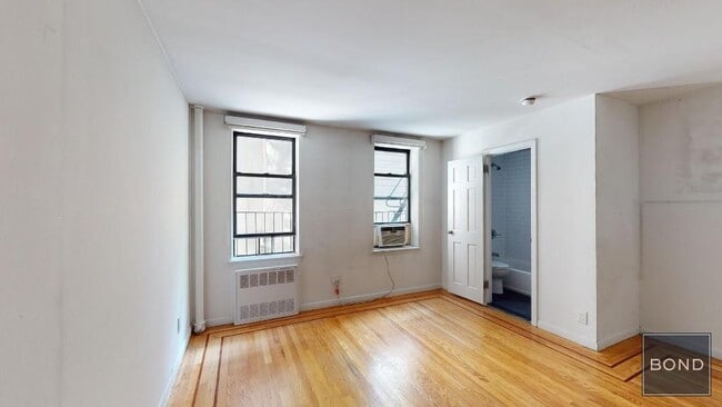 Building Photo - 30 Charlton St Unit 1D Rental