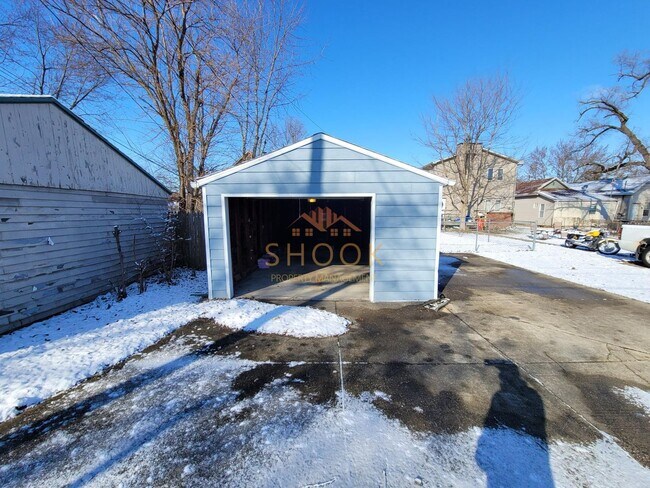 Photo - 2 (Possibly 3) BR Close to Downtown