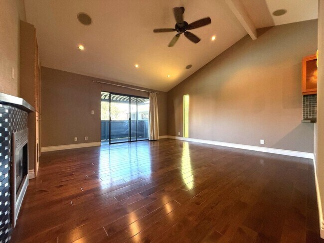 Photo - 2343 Fairway Dr Unit 1