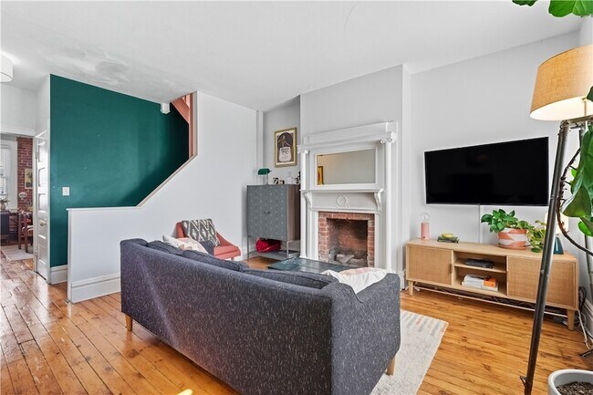 Photo - 106 E Jefferson St