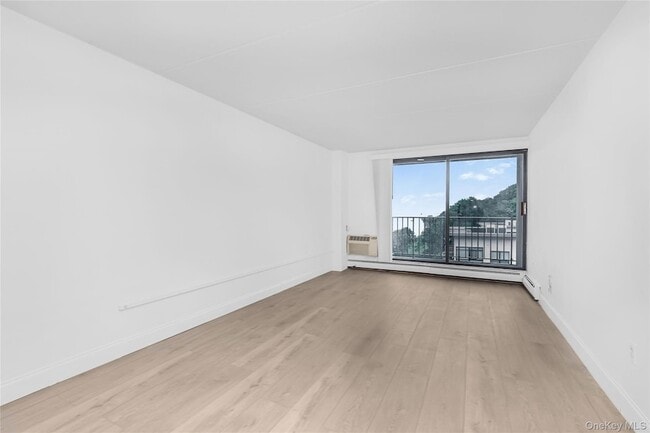 Photo - 1155 Warburton Ave Unit 7X