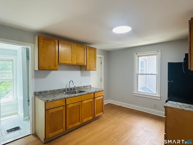 Photo - 207 E Main St