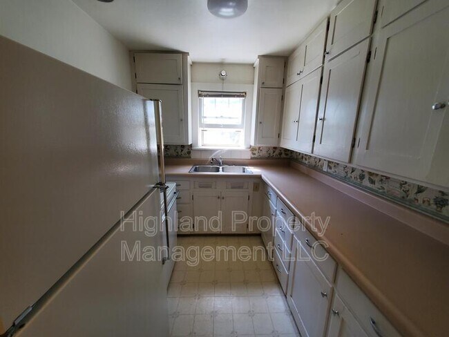 Photo - 322 W Main St