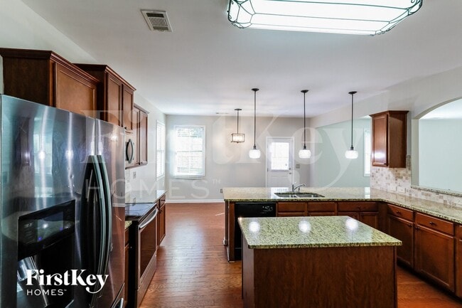 Photo - 1312 Thomas Daniel Way