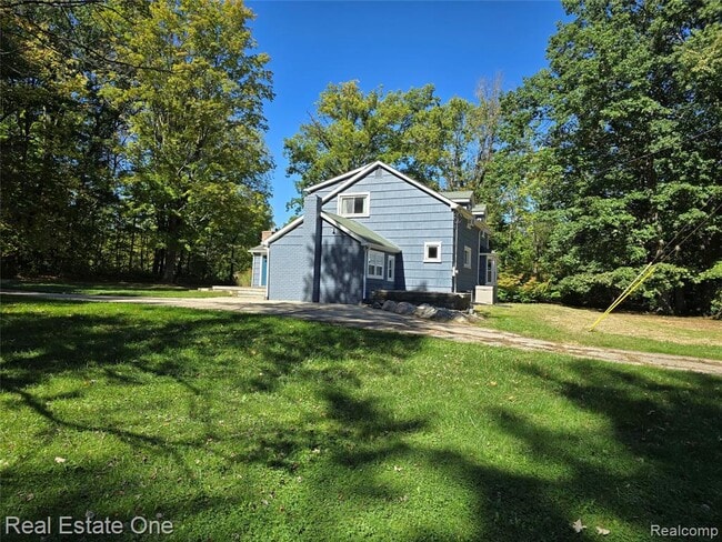 Photo - 249 W Buell Rd
