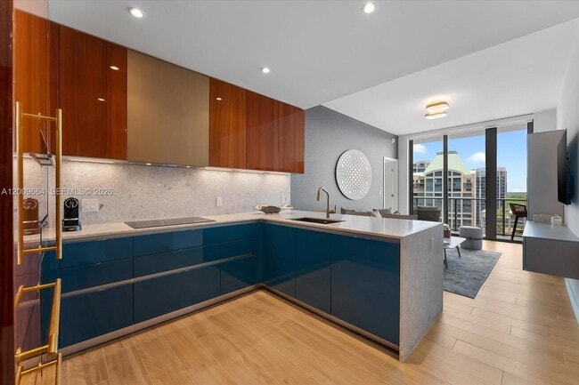 Photo - 2678 Tigertail Ave Unidad 1703