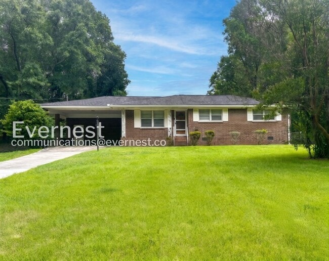Building Photo - 3 Bed/1.5 Bath Home with Carport / Coming Soon!