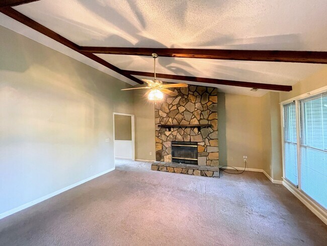 Photo - 104 Shaverlee Ct