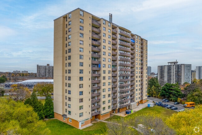 Photo - 2960 Don Mills Rd