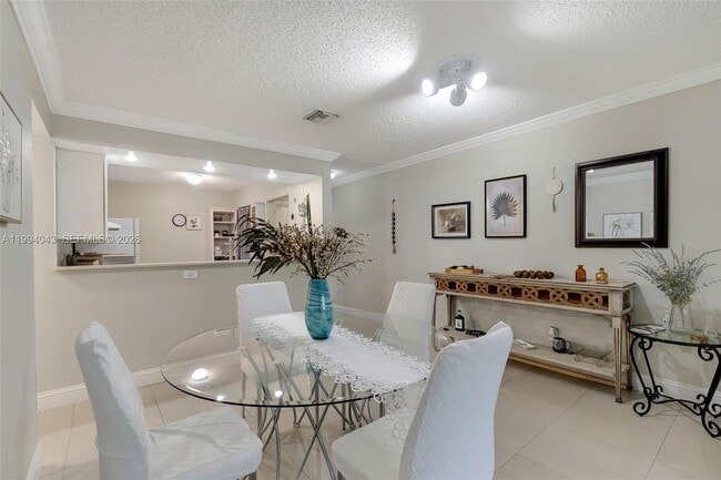 Photo - 1001 NW 45th St Unit 6