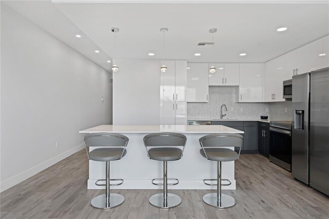 Photo - 1709 N Tamiami Trl Unit 420 A