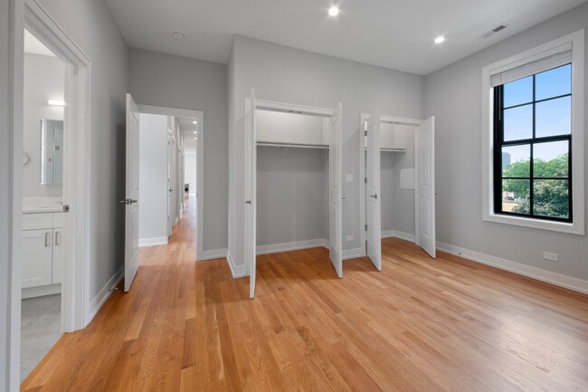 Photo - 1339 N Noble St Unit #  01