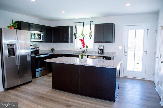 Photo - 540 Old Potomac Church Rd