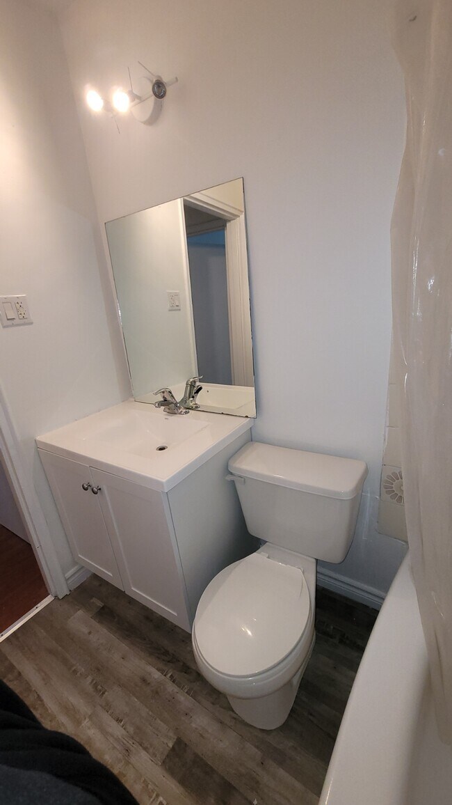 Photo - 70 Albert St Unit 12