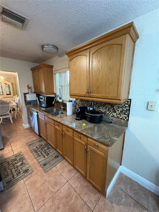 Photo - 8905 NW 38th Dr