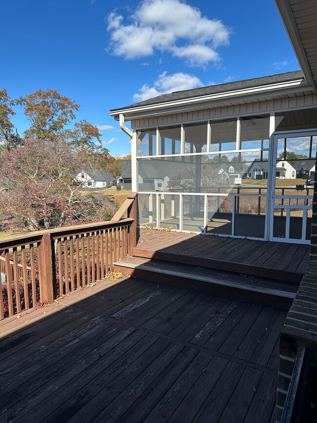 Photo - HOME AVALIABLE FOR RENT ON 2 ACRES!