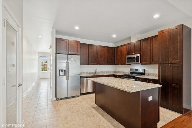Photo - 763 Verandah Dr