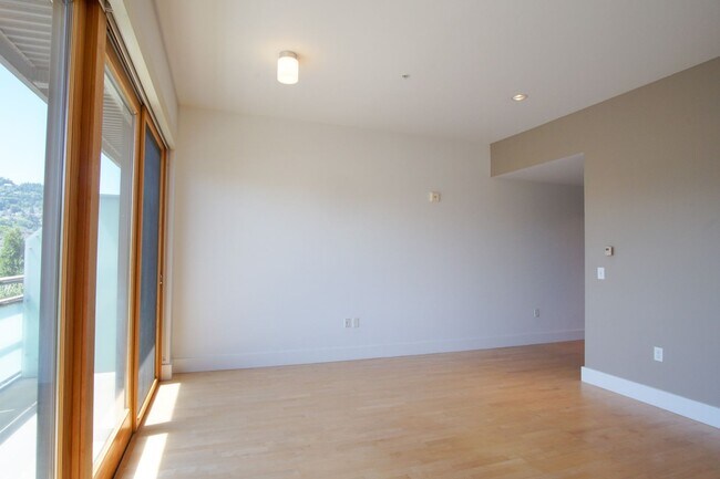 Photo - Slabtown: Beautiful One-Bedroom with Condo Finishes + W/D! Unidad 402