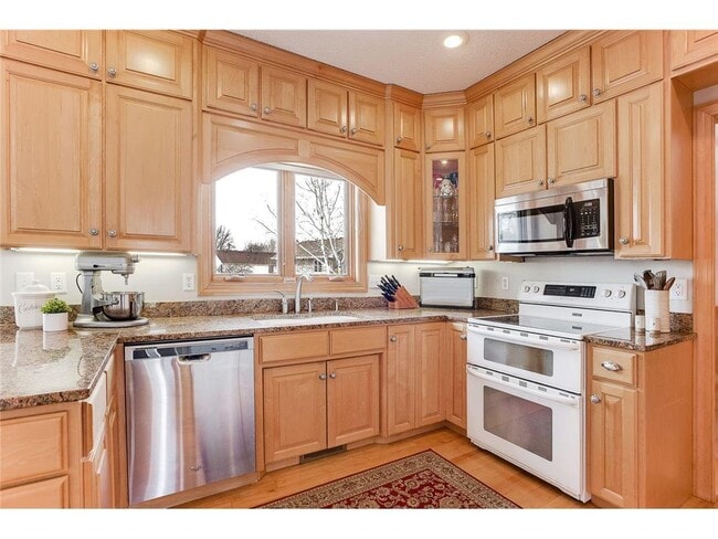 Photo - 8161 Shadyview Ln N