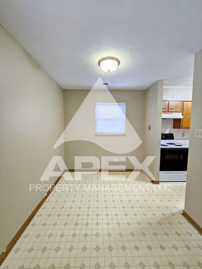 Photo - Spacious Top Floor 1 Bd - 1Ba Apartment in Fountain City! Unit #3