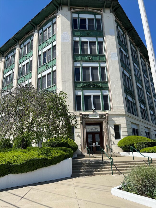 Photo - 1 Landmark Sq Condo Unit 225
